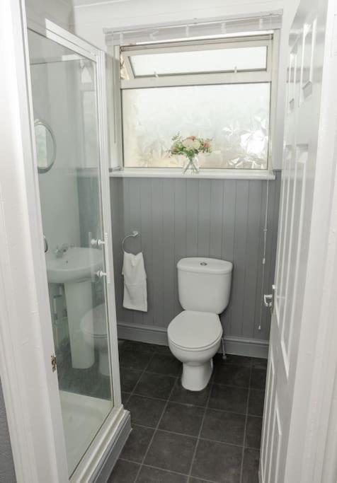 Peaceful & Spacious Family Home In Eastbourne! Exterior foto